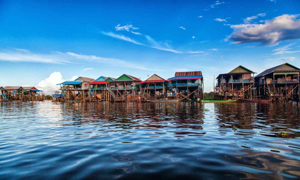 explore-floating-villages-on-tonle-sap-lake-cambodia